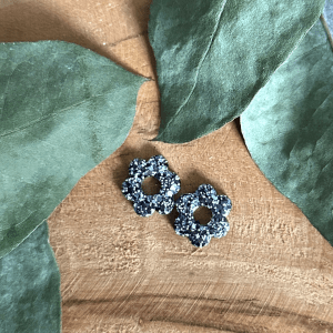 Pampilles mini fleurs 6 pétales - Paillettes grises et blanches