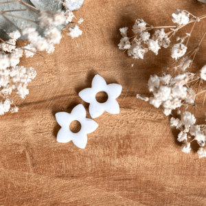 Pampilles fleurs de tiaré 20mm - Blanc pailleté