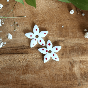 Pampilles fleurs de tiaré 25mm - Blanc et pois rouges