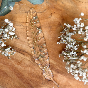 Marque-page plume - Transparent et paillettes dorées