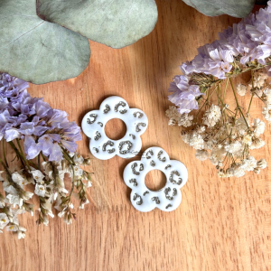 Léopard 30mm - Blanc et paillettes argentées