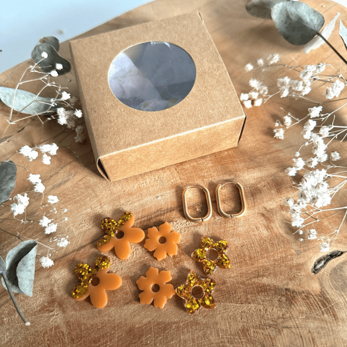 Box boucles d'oreilles créoles ovales + 3 pampilles